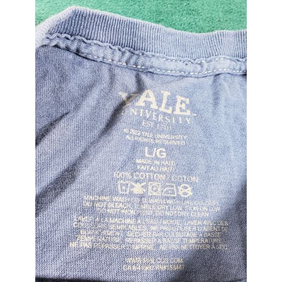 Yale University T-Shirt Mens Large Blue Bulldog Mascot Tee College Ivy League - Picture 5 of 9